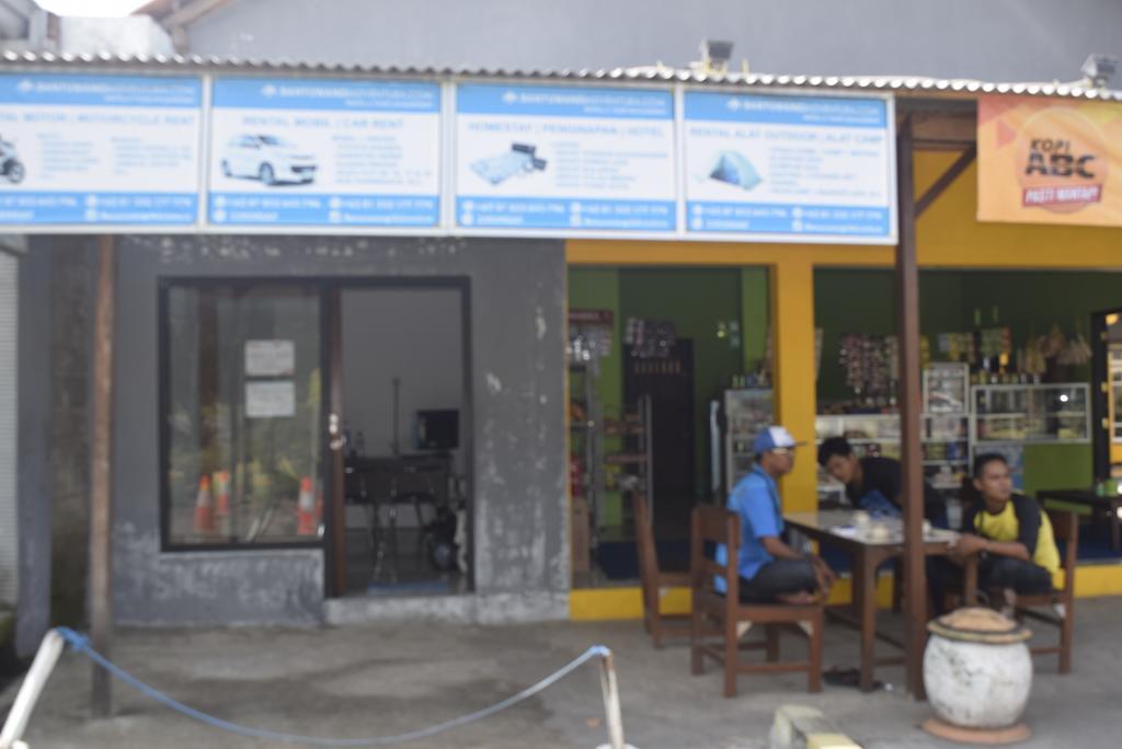 Blue Flame Inn Banyuwangi  Exteriör bild